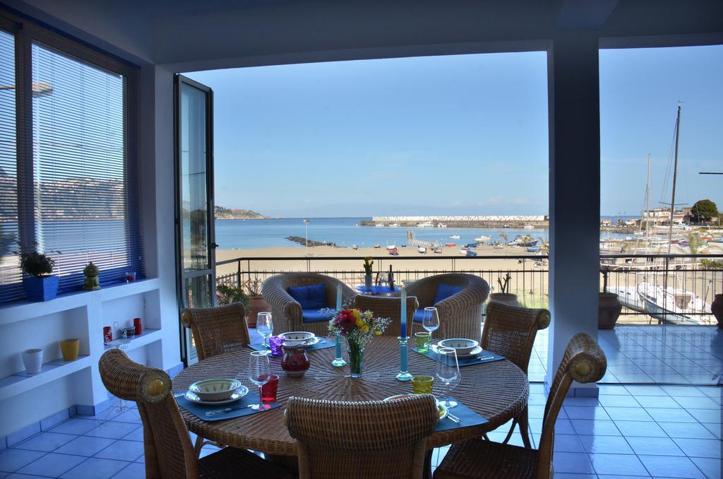 Terrazza Sul Mare Apartamento Giardini Naxos Exterior foto